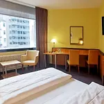 Plaza Hotel & Living Frankfurt