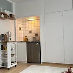 Cosy One Room Apartment In The Heart Of Frankfurt City