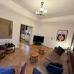 Geraeumige 4-Zimmer-Wohnung Im Familienfreundlichen Westend Mit Balkon