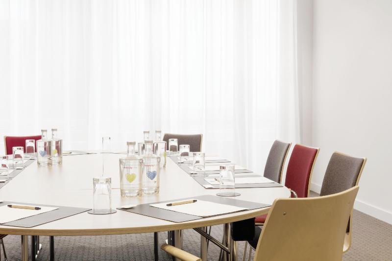 Hotel Intercityhotel Frankfurt Hauptbahnhof Sued 4*