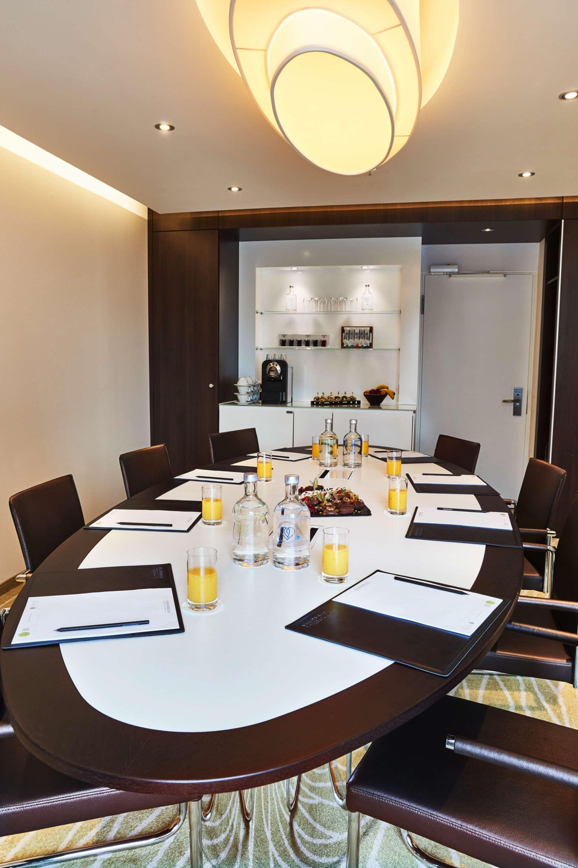 Steigenberger Airport Frankfurt Hotel 4*