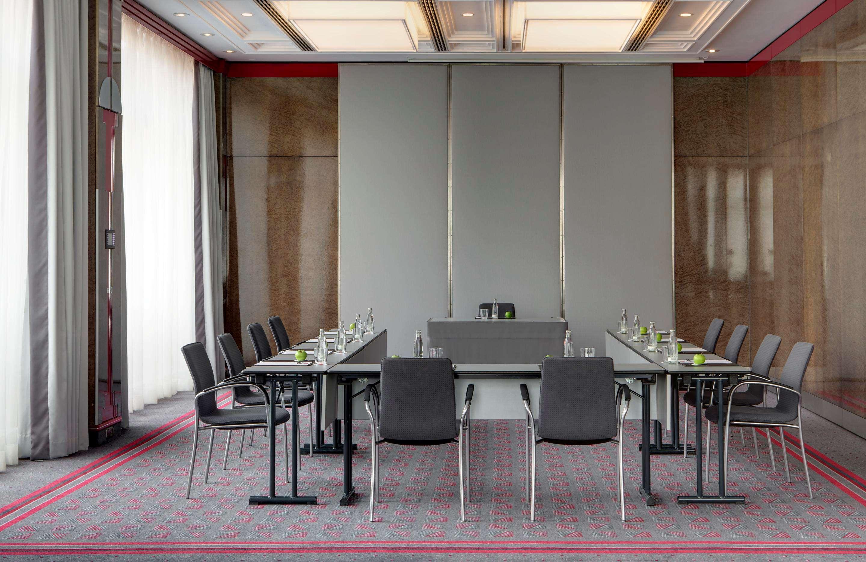 Steigenberger Airport Frankfurt Hotel 4*