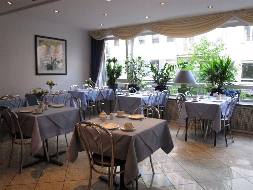 City Centre Neue Kräme Am Römer Aparthotel 3*