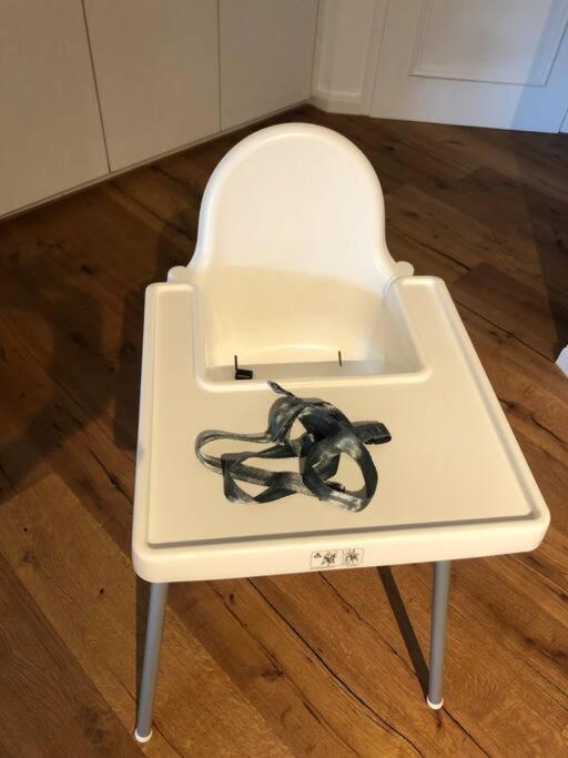 Privates Mit Bad, Kueche, Sofa & Balkon Frankfurt am Main