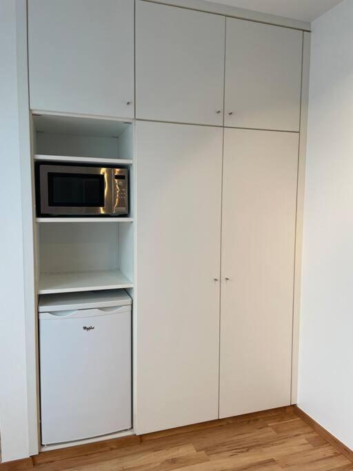 Privates Mit Bad, Kueche, Sofa & Balkon Apartment Frankfurt am Main