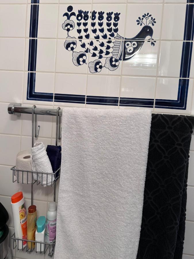 Privates Mit Bad, Kueche, Sofa & Balkon Frankfurt am Main