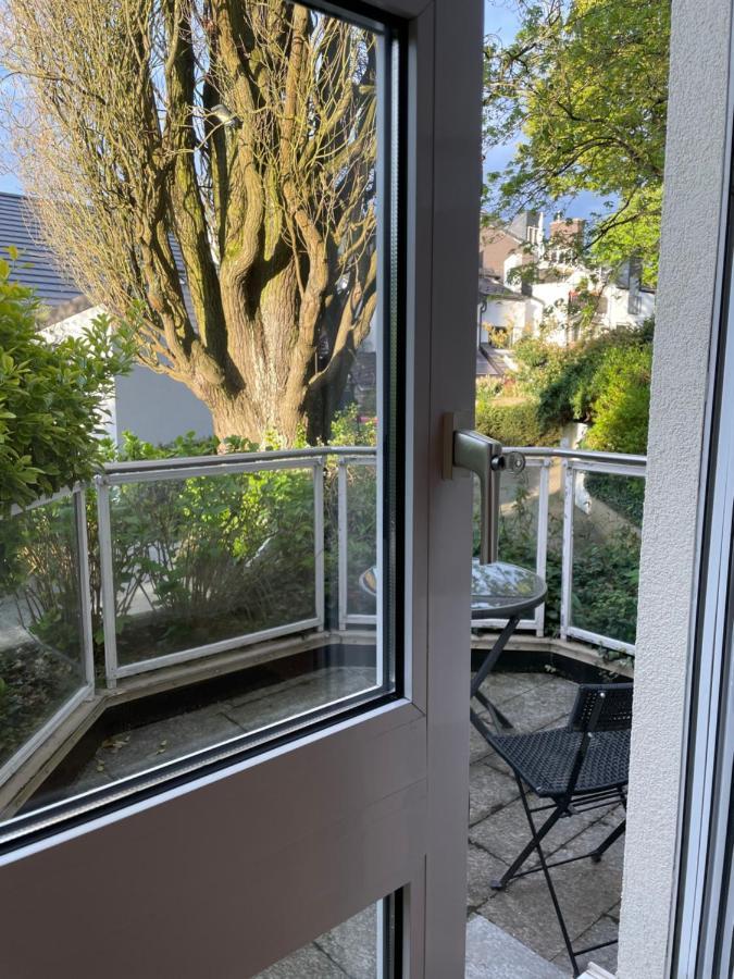 Privates Mit Bad, Kueche, Sofa & Balkon Apartment *