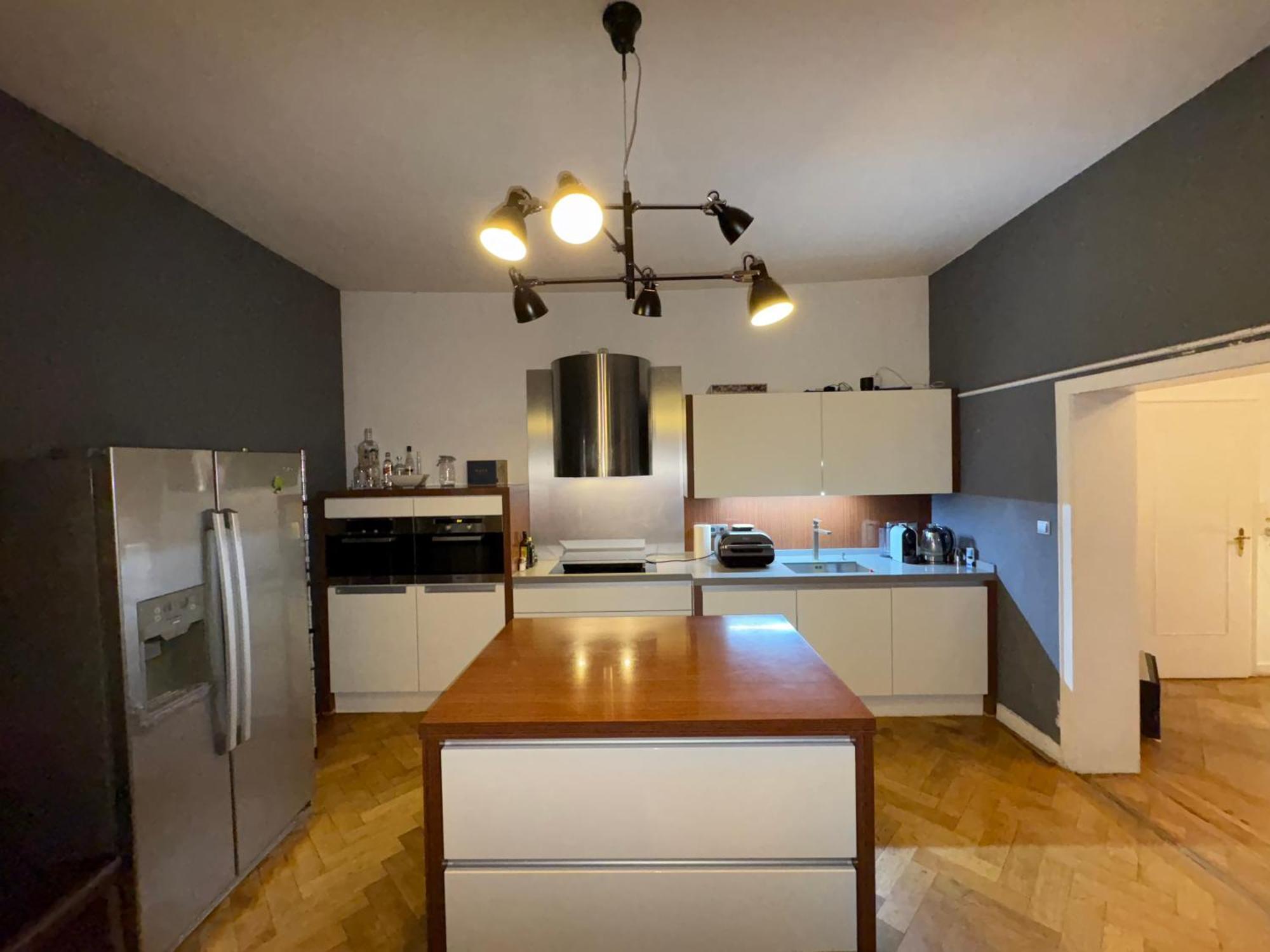 Geraeumige 4-zimmer-wohnung Im Familienfreundlichen Westend Mit Balkon Apartment
