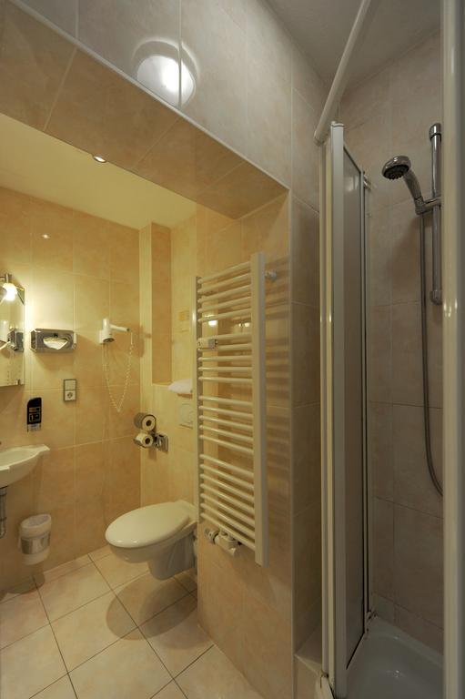 Hotel Fair Frankfurt - Europaallee Messe 3*