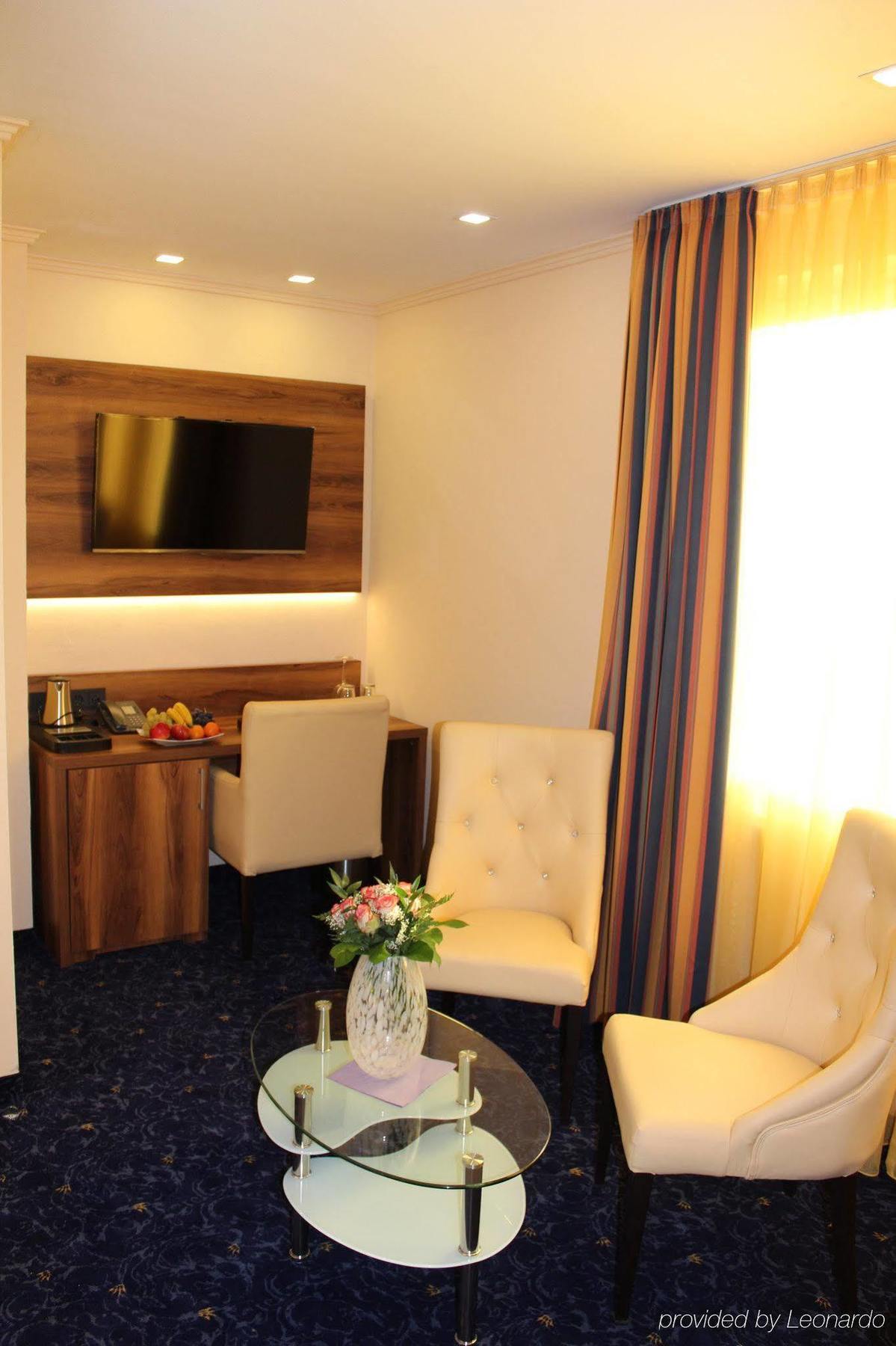Grand Empire Hotel