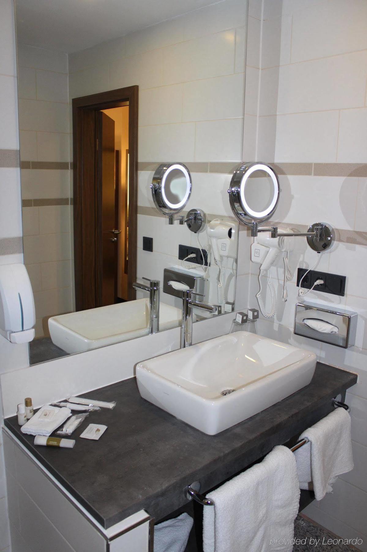 Grand Empire Hotel