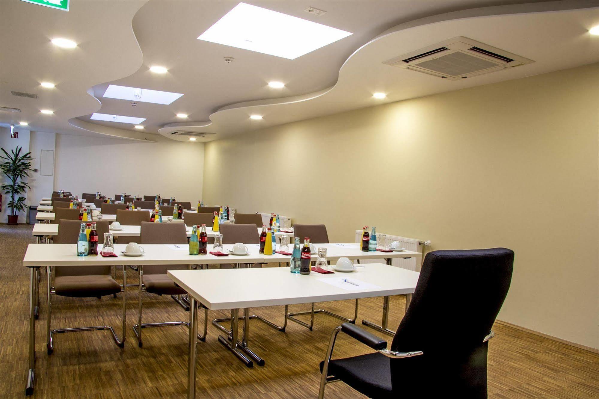 Goethe Business By Trip Hotel Frankfurt am Main