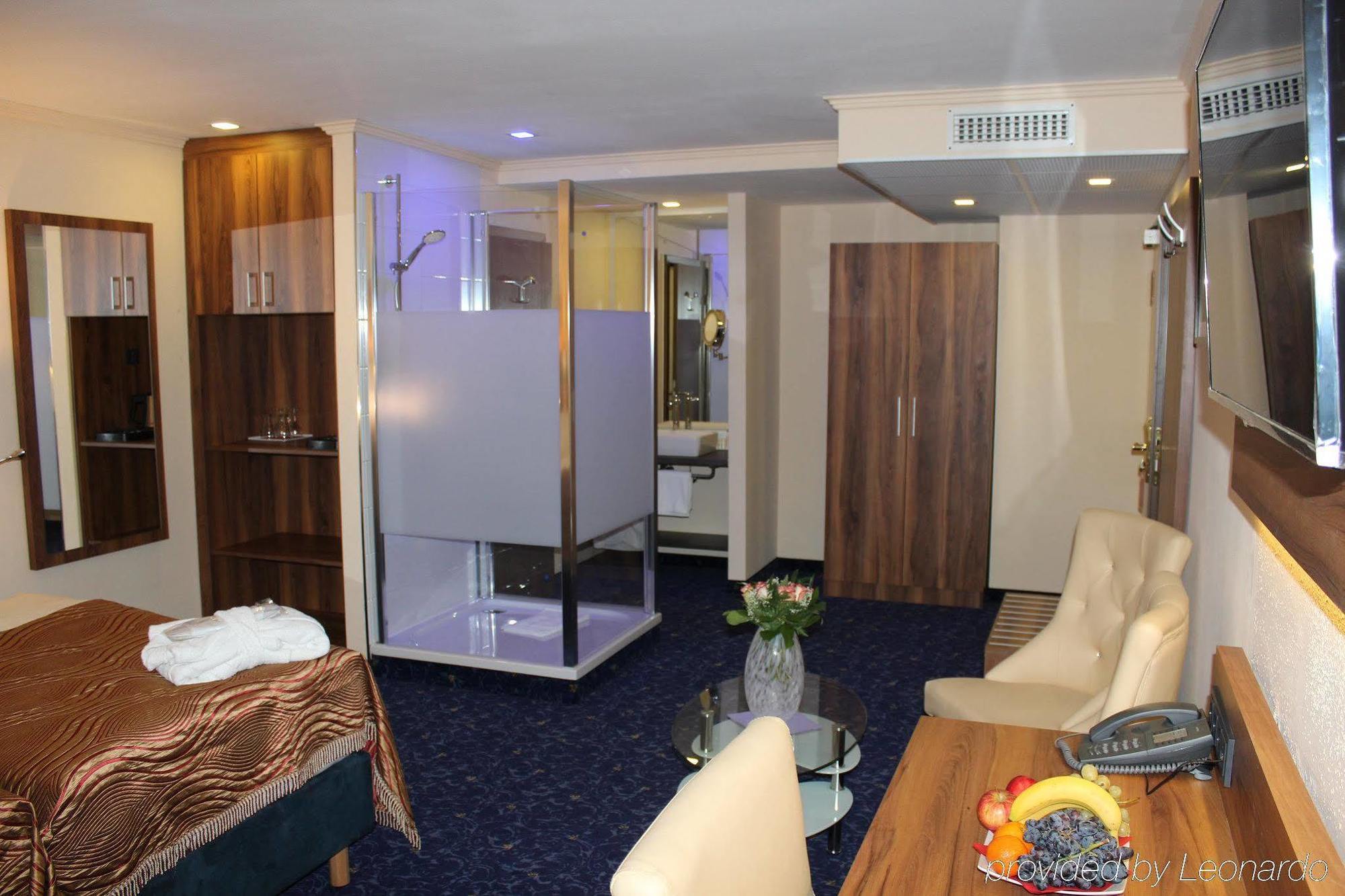 Grand Empire Hotel 4*