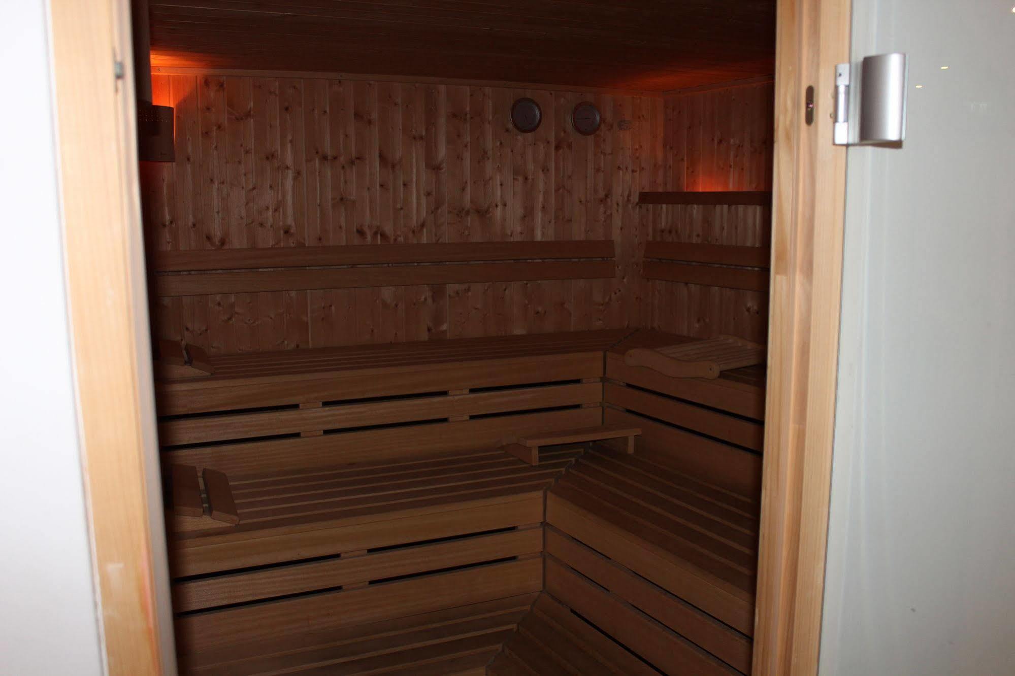 Grand Empire Hotel 4*