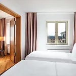 Lindner Hotel Frankfurt Main Plaza, Part Of Jdv By Hyatt