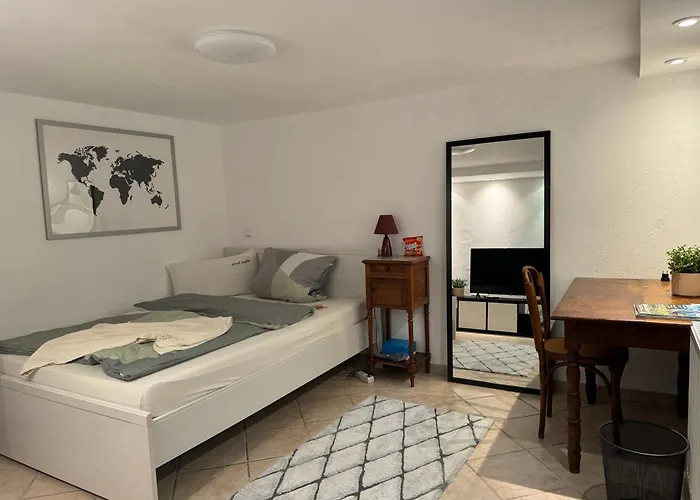 Souterrain Whg Im Einfamilienhaus -Zentral In Frankfurt