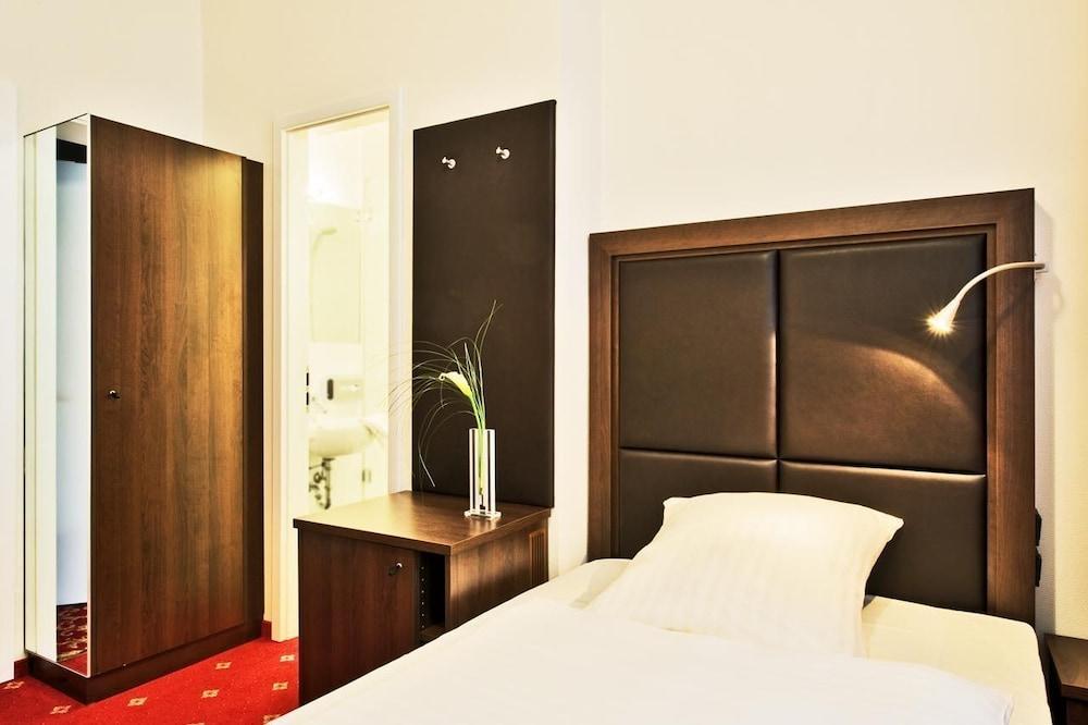 Centro National Frankfurt City, Trademark Collection By Wyndham Hotel 3*