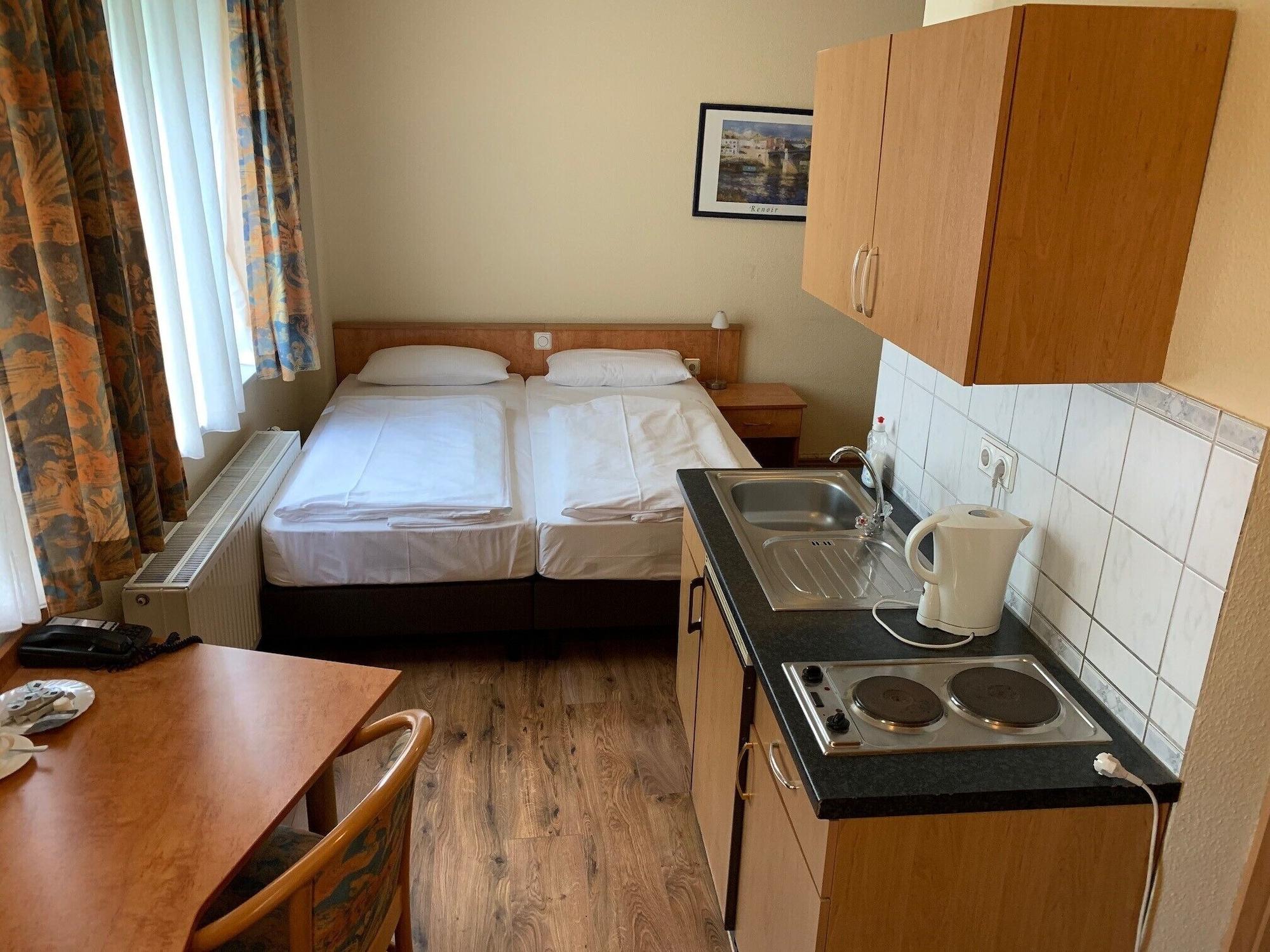 Hotel Am Kurfürstenplatz - Messe 3*