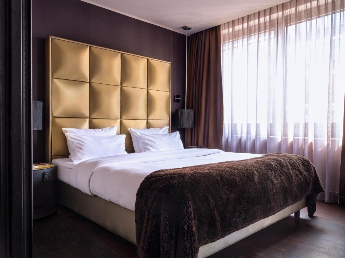 Roomers Frankfurt, Autograph Collection 5*