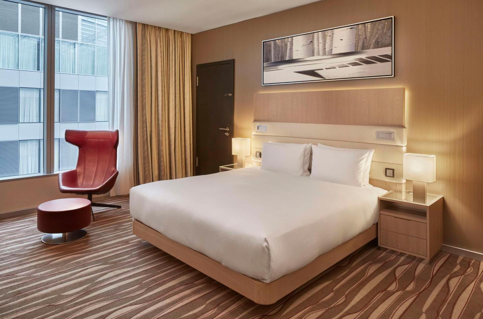 Hotel Hilton Frankfurt Airport 4*
