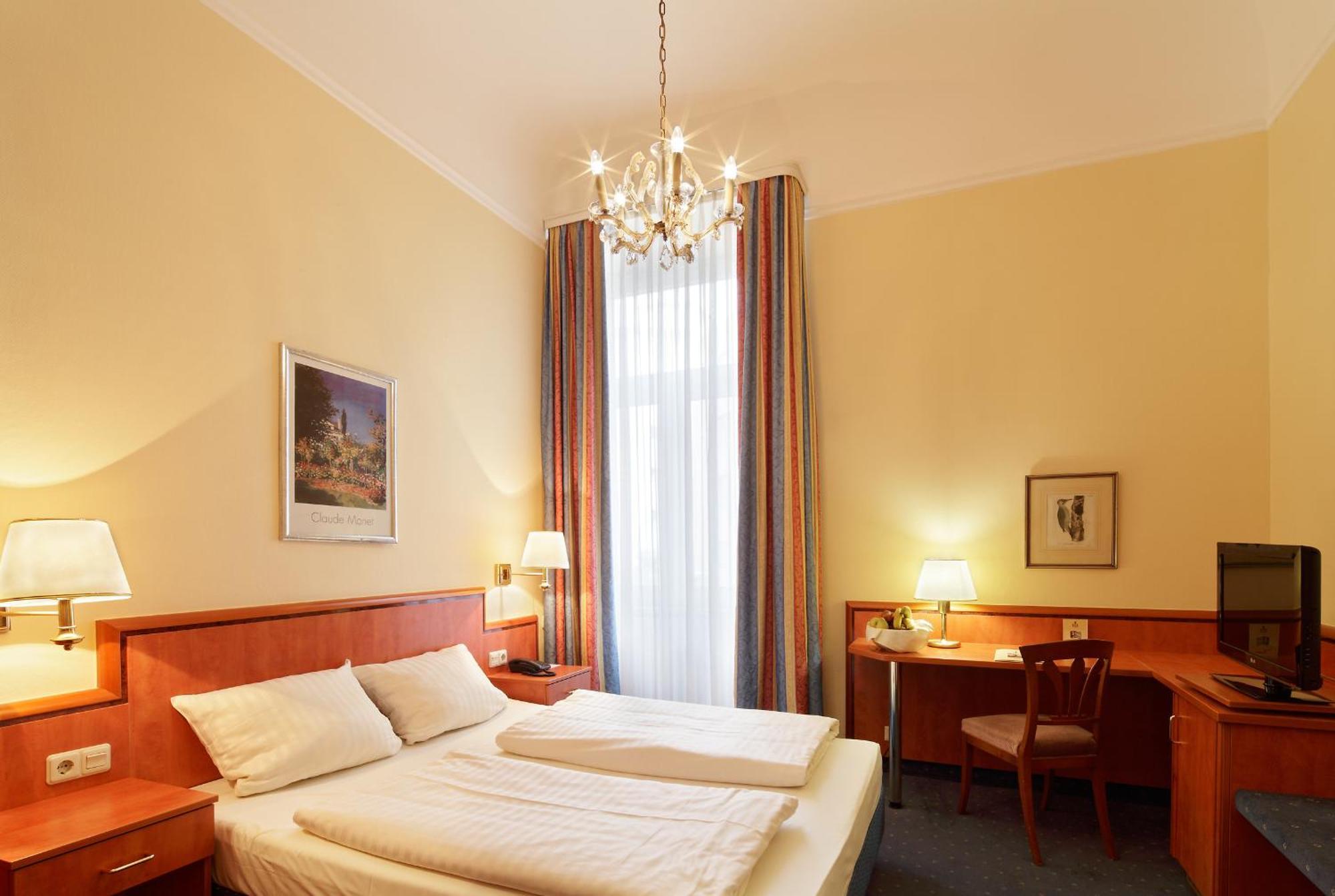 Hotel Centro National Frankfurt City, Trademark Collection By Wyndham 3*
