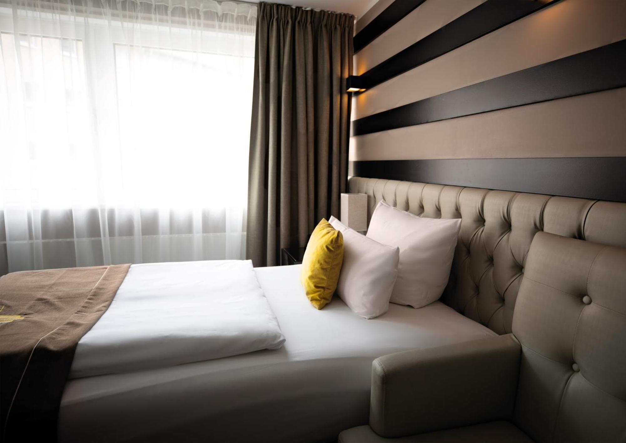 Hotel Skyline Frankfurt 4*