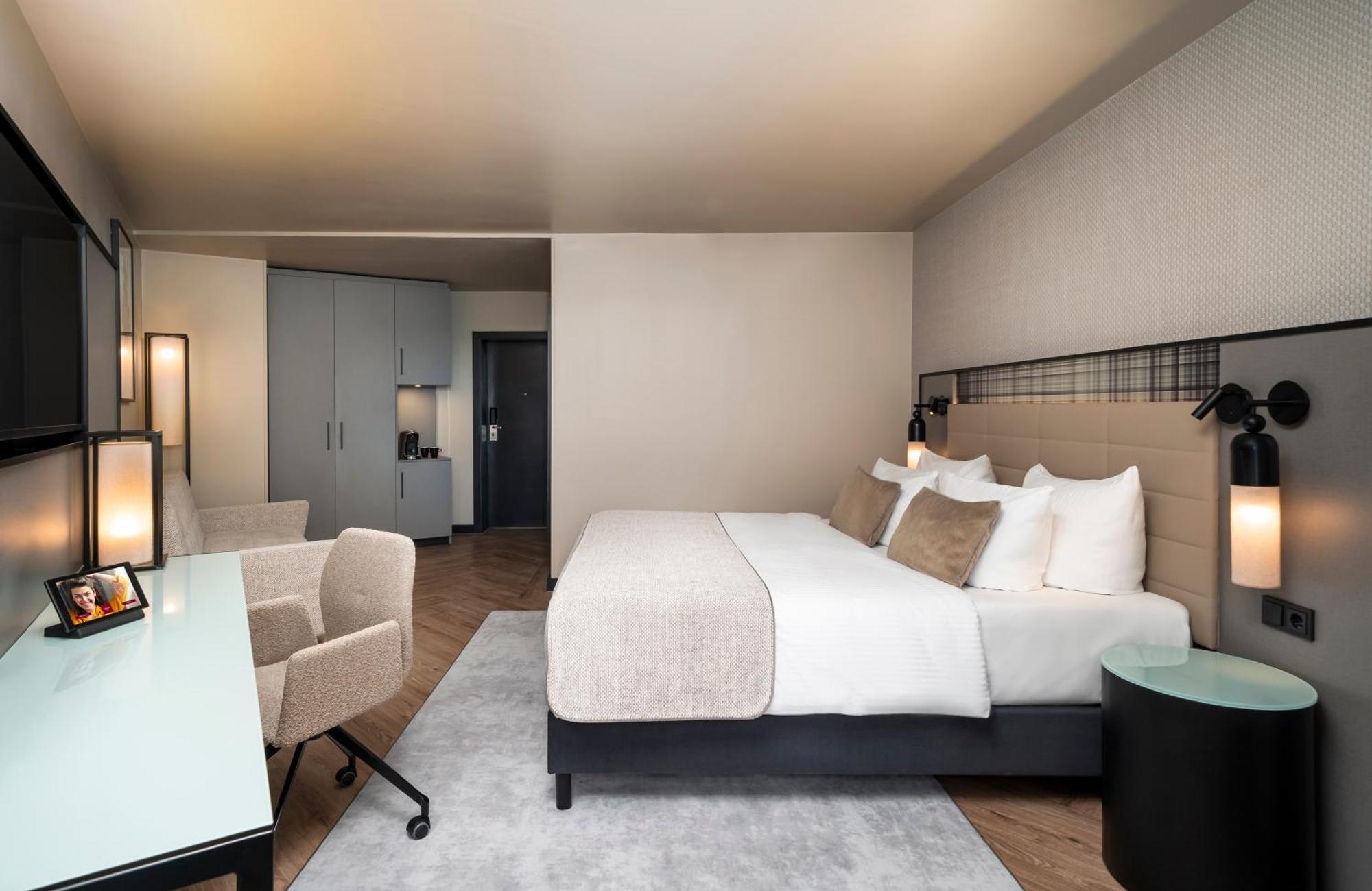 Hotel Leonardo Royal Frankfurt 4*