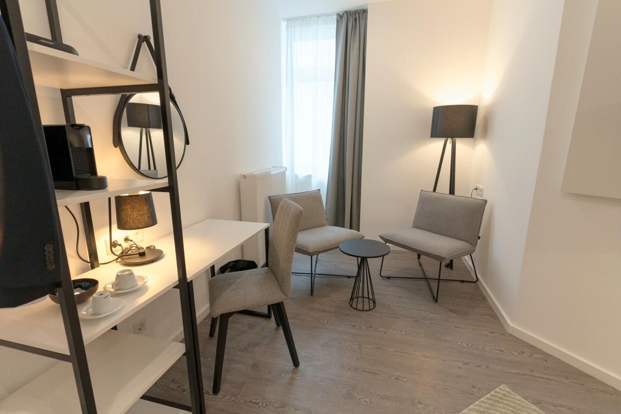 Hotel We Shortstay