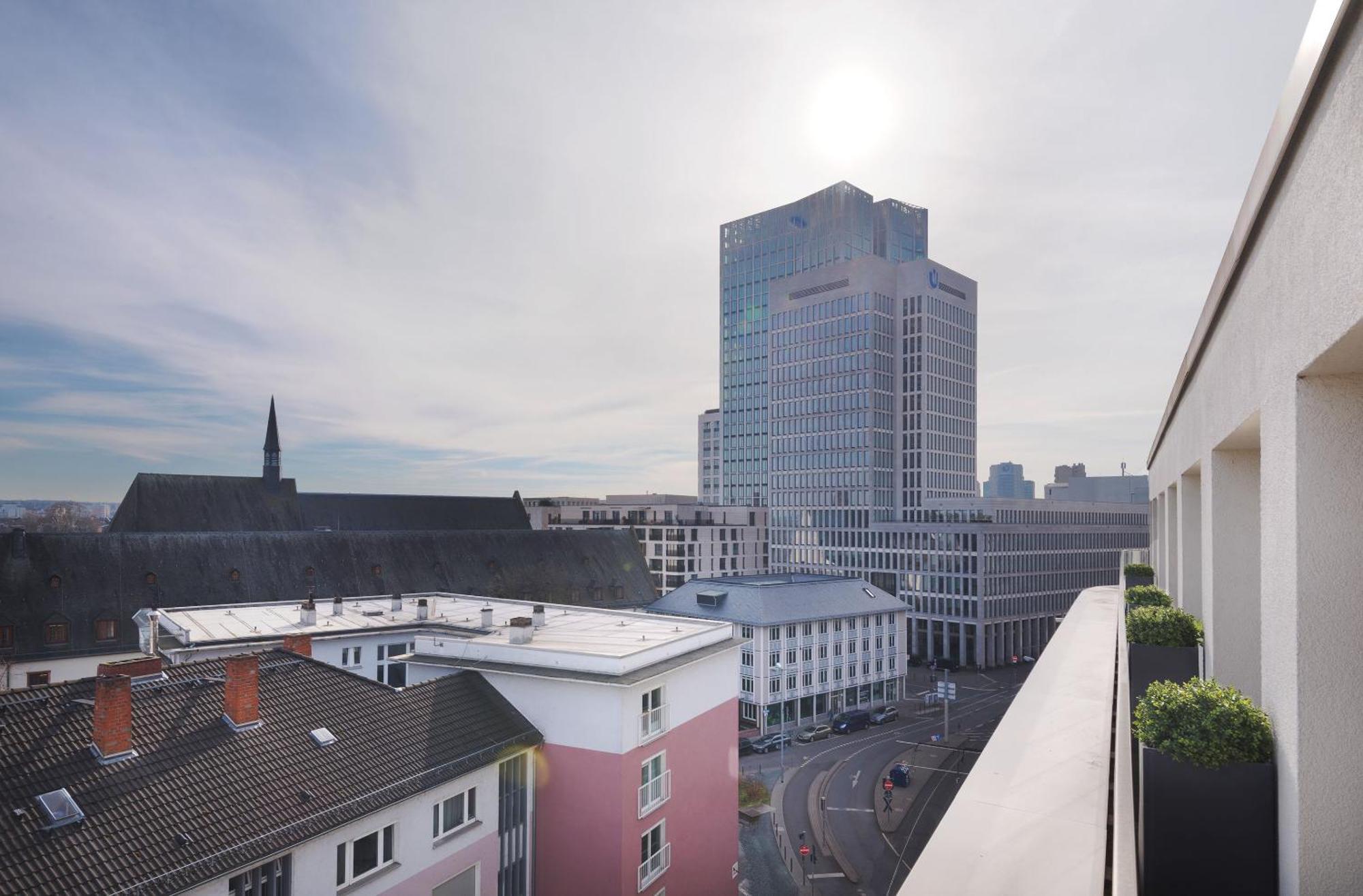 Hotel One Frankfurt-römer 3*