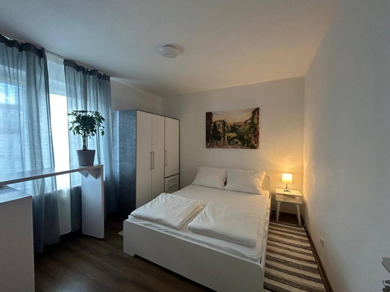 Whiteapartment