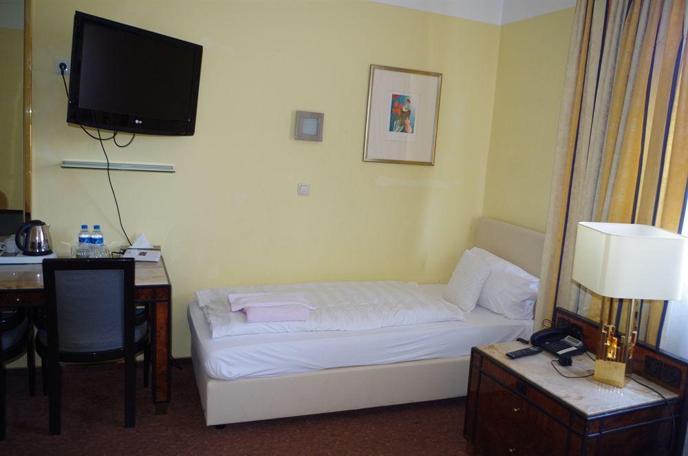 Hotel Franken An Der Messe 3*