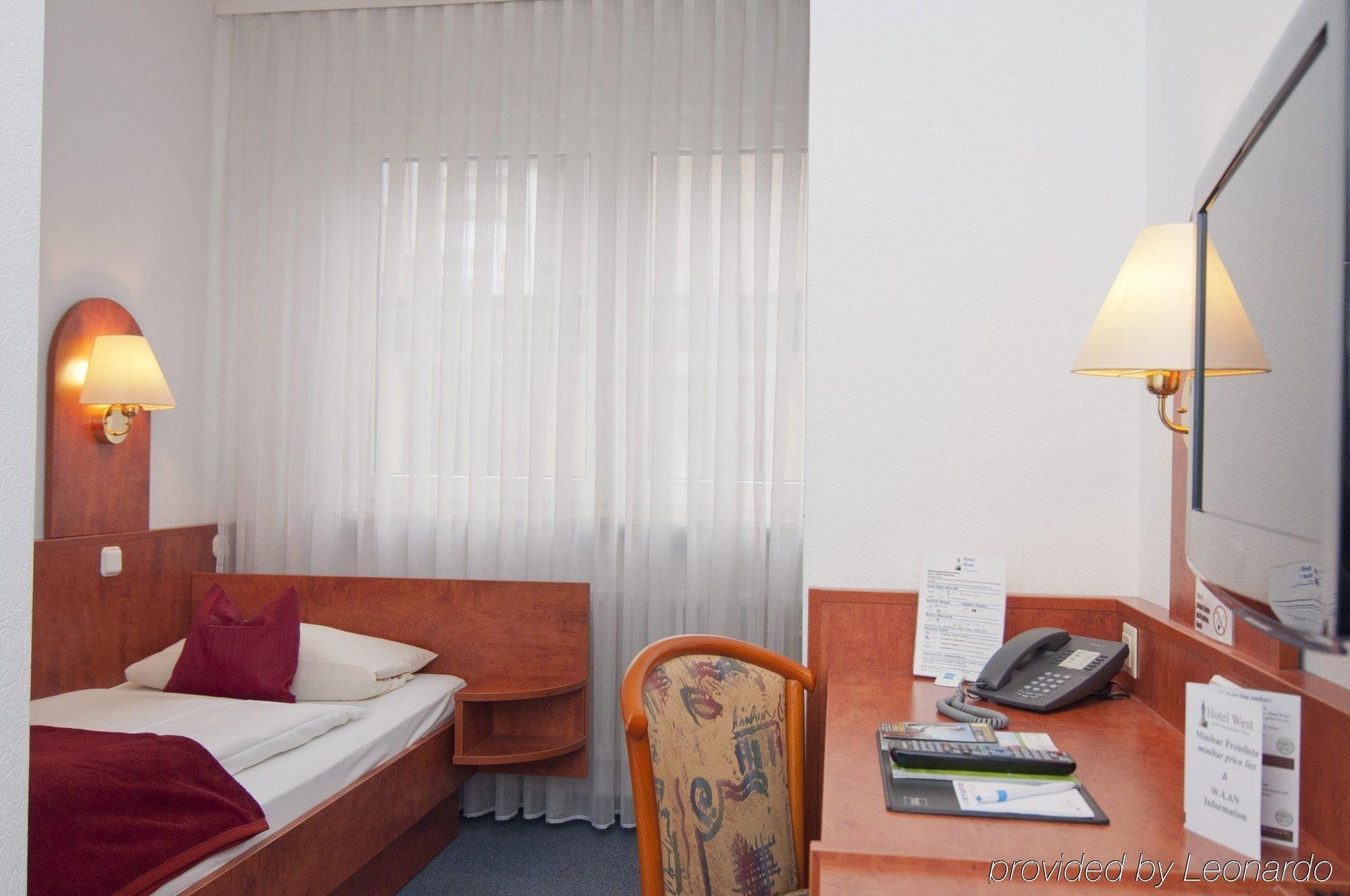 West An Der Bockenheimer Warte 3*