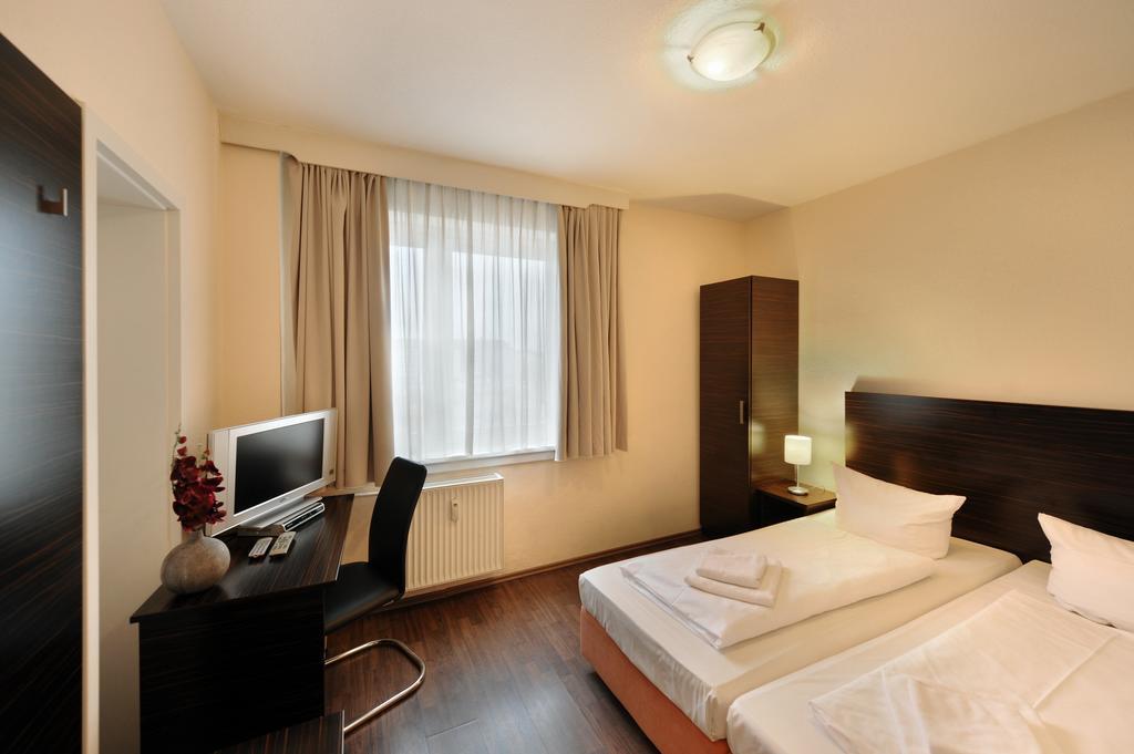 Fair Frankfurt - Europaallee Messe 3* Frankfurt am Main