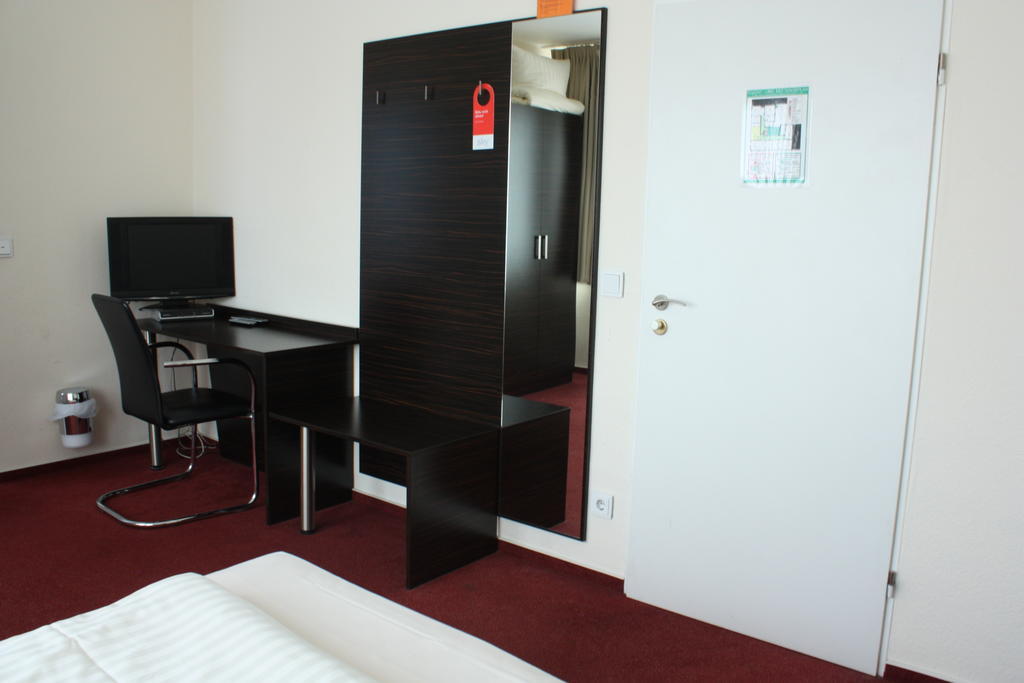 Fair Frankfurt - Europaallee Messe Hotel 3*