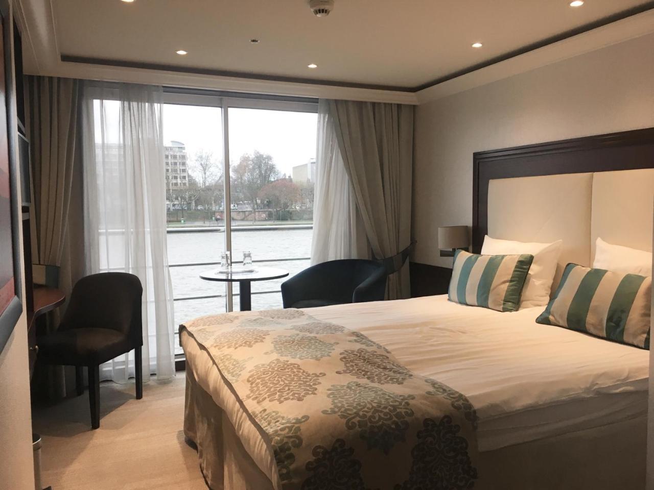 Select Ms Charles Dickens - Frankfurt 5*
