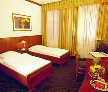 Little Paris Hotel Fráncfort del Meno