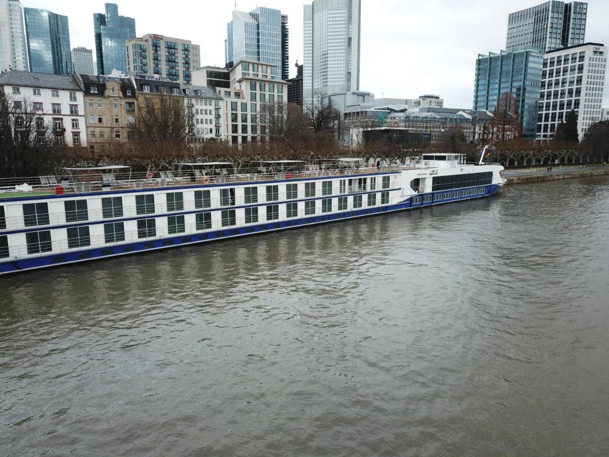 Select Ms Charles Dickens - Frankfurt Frankfurt am Main