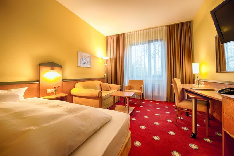 Plaza & Living Frankfurt Hotel 3*