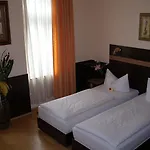 Hotel Elbe Street 34