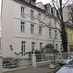 Dirazi Guesthouse & Apartments Gmbh
