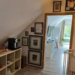 Gemuetliche Helle Dach-Wohnung In Frankfurt
