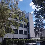 Quet Room In Flat,2 Station To Messe, Free Parking,Supermarket Near