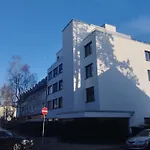 Quet Room In Flat,2 Station To Messe, Free Parking,Supermarket Near