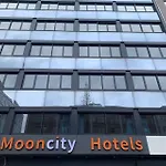 Mooncity Hotel & Boardinghouse