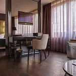 Roomers Frankfurt Central, Autograph Collection
