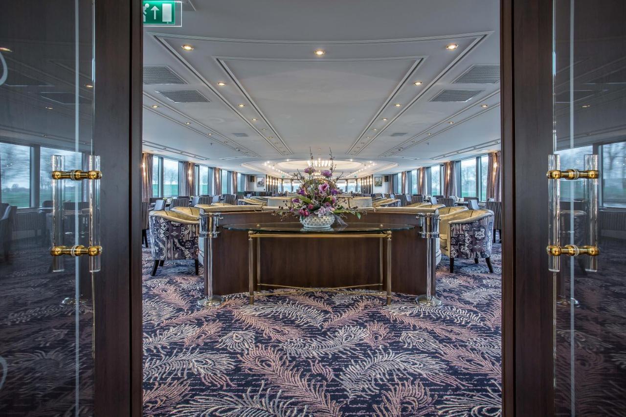Botel Viva Riverside Frankfurt *