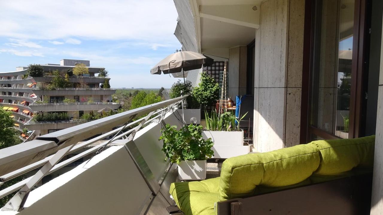 Séjour chez l'habitant Guestroom With Wide View And Pool Near Side, 2nd Guest With Extra Bed Possible *