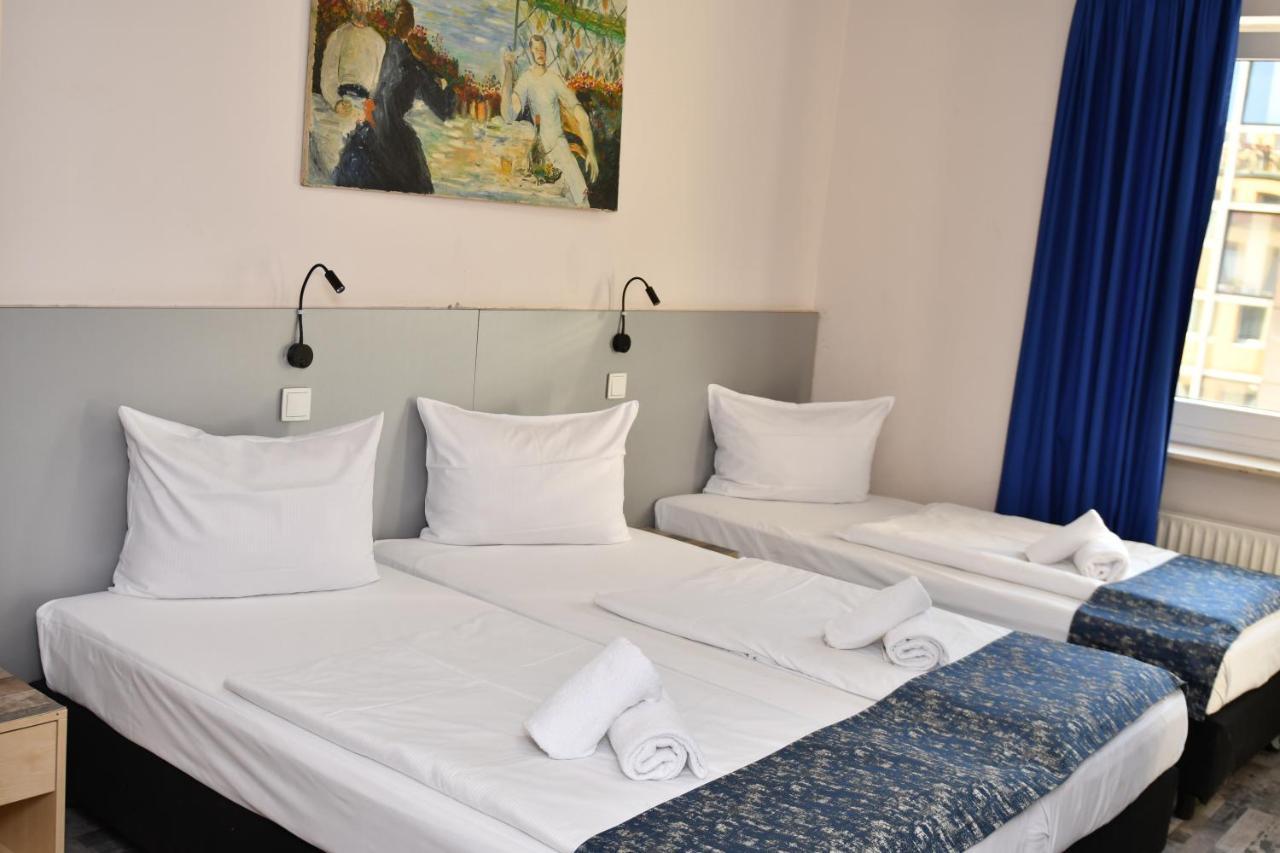 Münchner Hof Hotel 3*