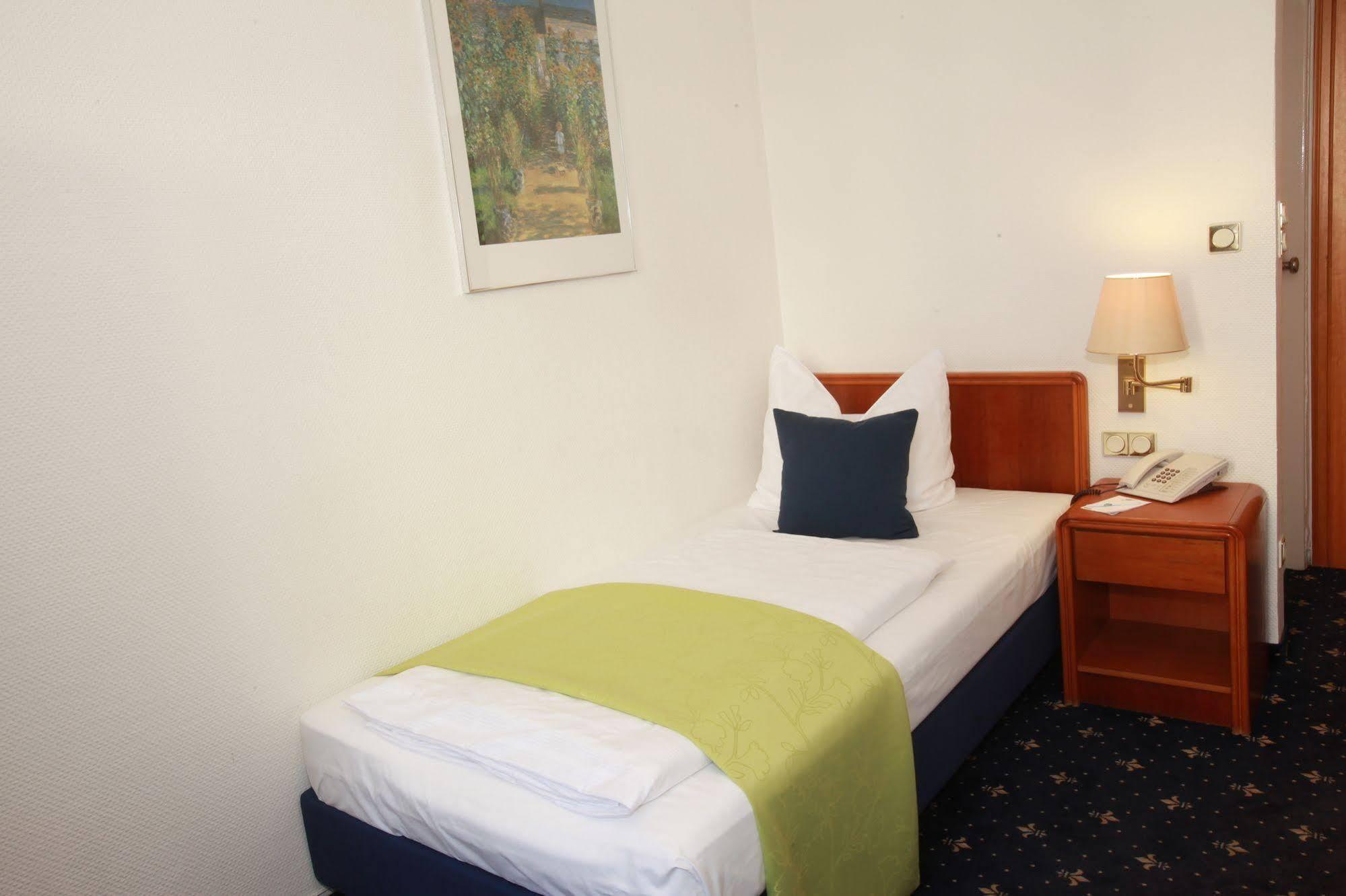 Hotel Excelsior - Central Station 3*