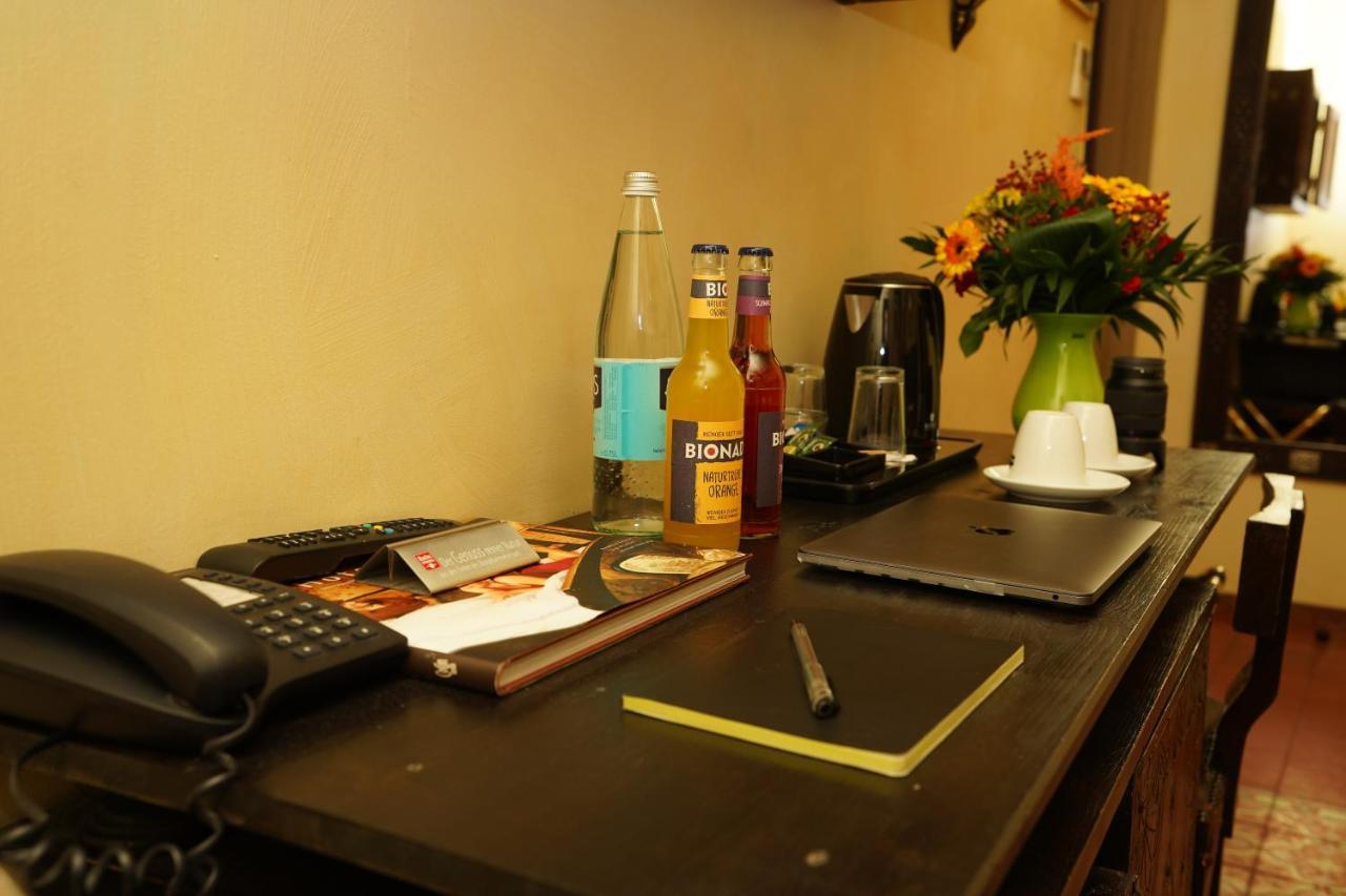 Oriental & Restaurant Hotel